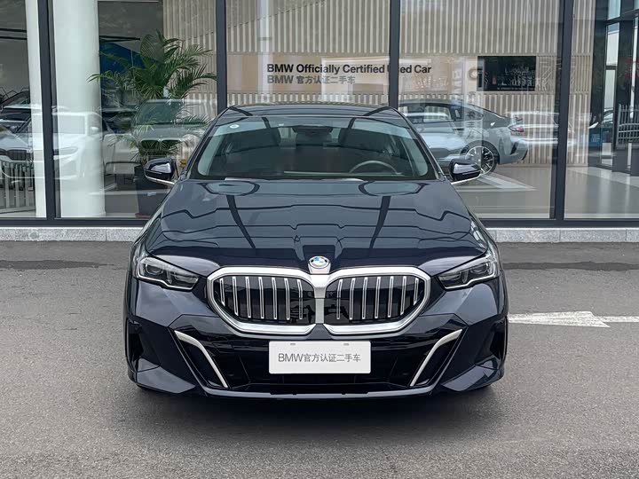 Фото 2 - BMW 5 Series