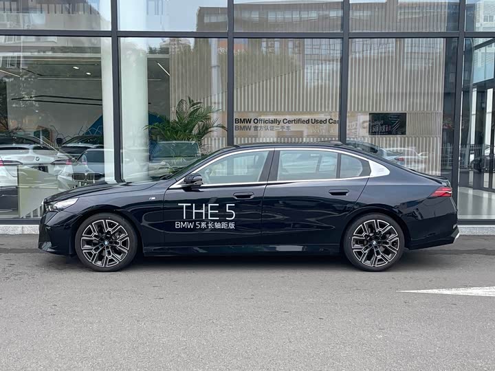 Фото 3 - BMW 5 Series