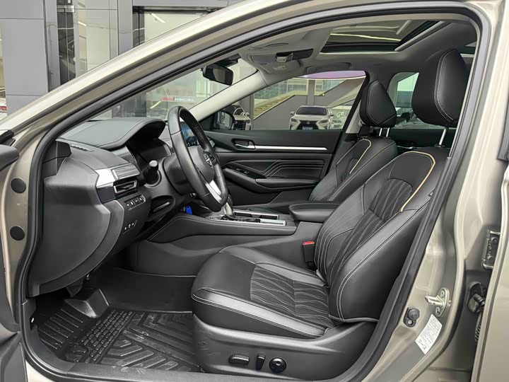 Zdjęcie 4 - Nissan Teana