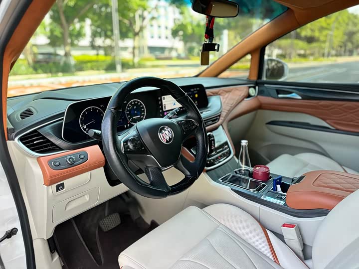 Photo 4 - Buick GL8 ES
