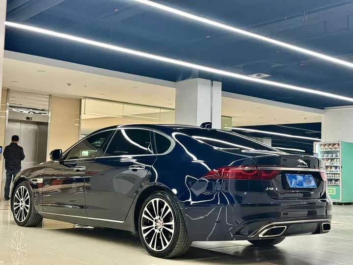 Zdjęcie 8 - Jaguar XF L