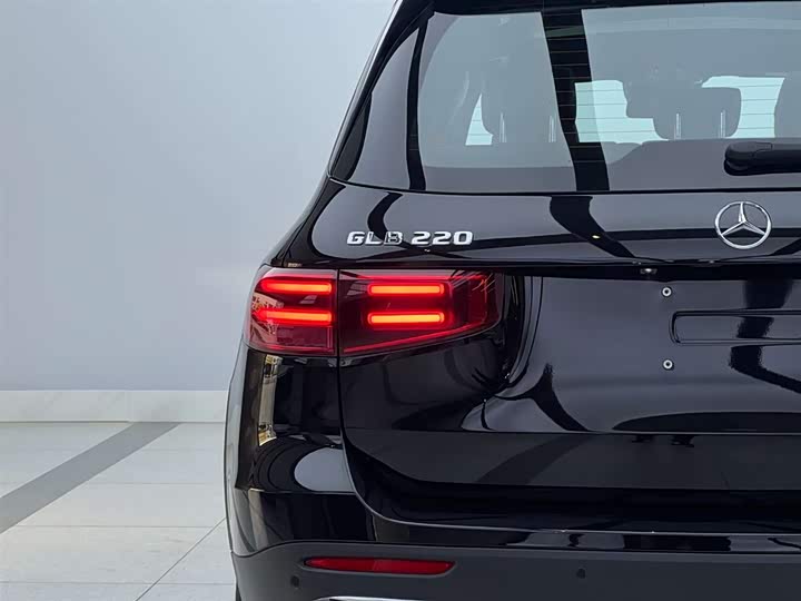 Фото 6 - Mercedes-Benz GLB-Class