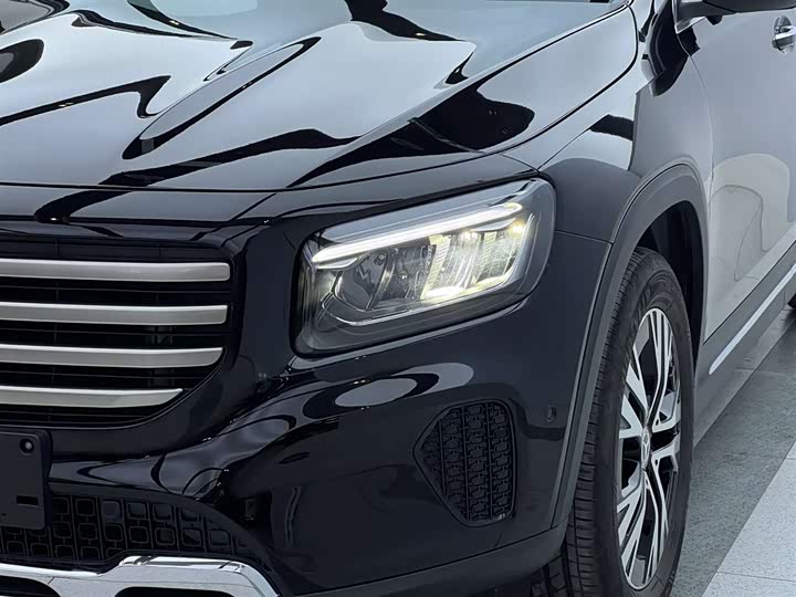 Фото 8 - Mercedes-Benz GLB-Class