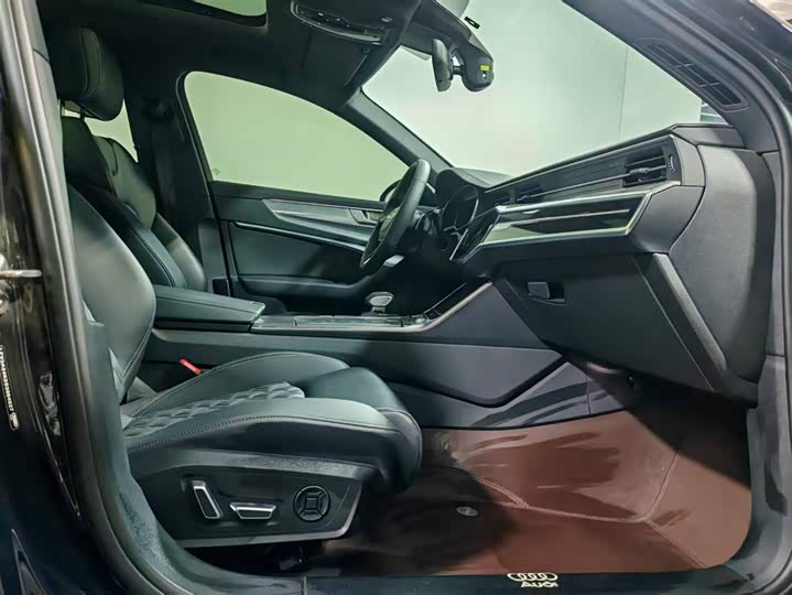 Фото 7 - Audi A6L