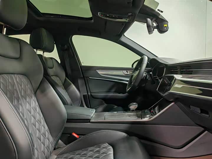 Фото 8 - Audi A6L