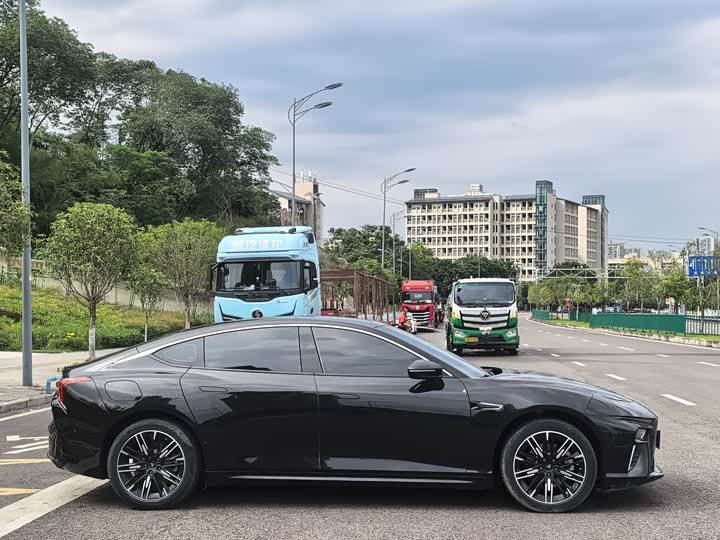 Hozon S 2022 2022款 增程版 1160km 后驱中版