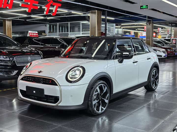 Mini Mini 2025 2025款 2.0T COOPER S 艺术家 五门版