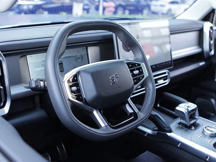 Jetour T2 2025 2025款 2.0TD DCT 四驱星际卫士