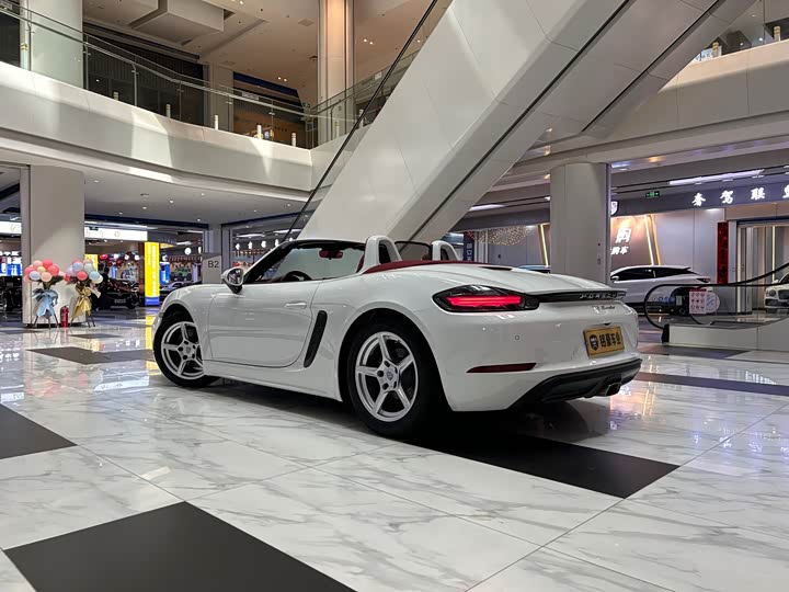 صورة 7 - Porsche 718
