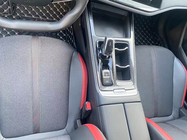 Dongfeng Aeolus Yixuan Max 2022 2022款 1.5T 超帅潮爸版