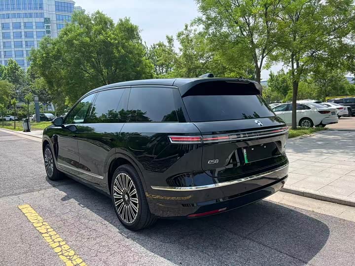 Фото 6 - Nio ES8
