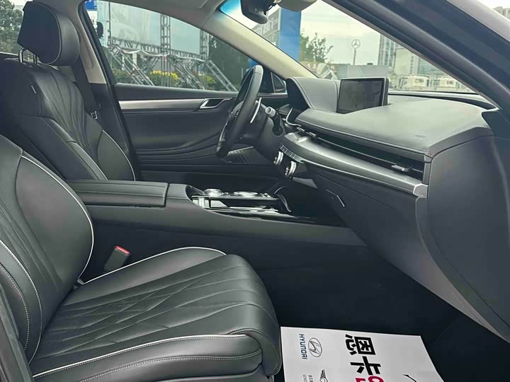 Genesis G80 2021 2021款 2.5T 后驱旗舰版
