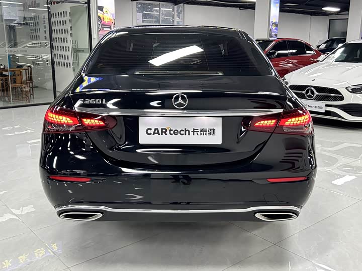 Photo 4 - Mercedes-Benz E-Class