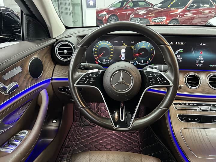 Photo 9 - Mercedes-Benz E-Class