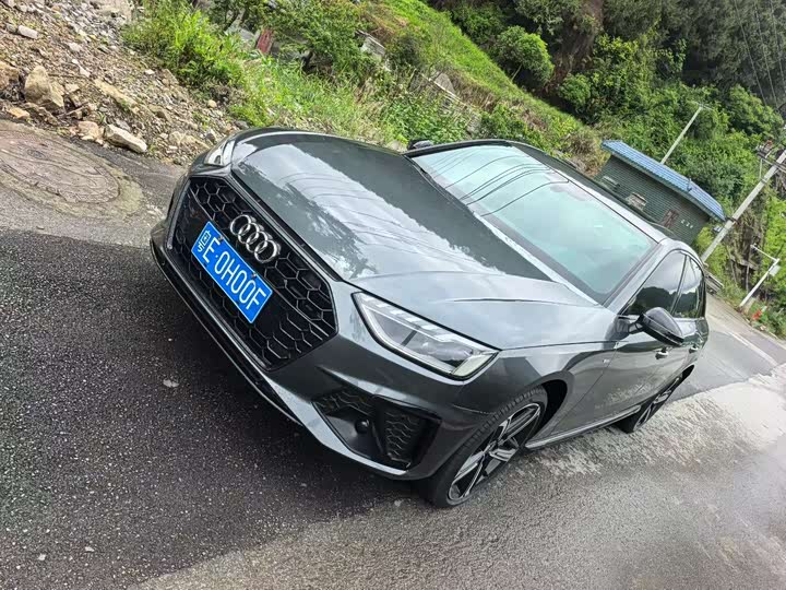 Фото 1 - Audi A4L