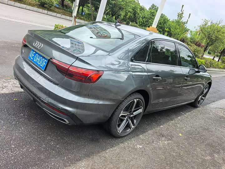 Фото 4 - Audi A4L