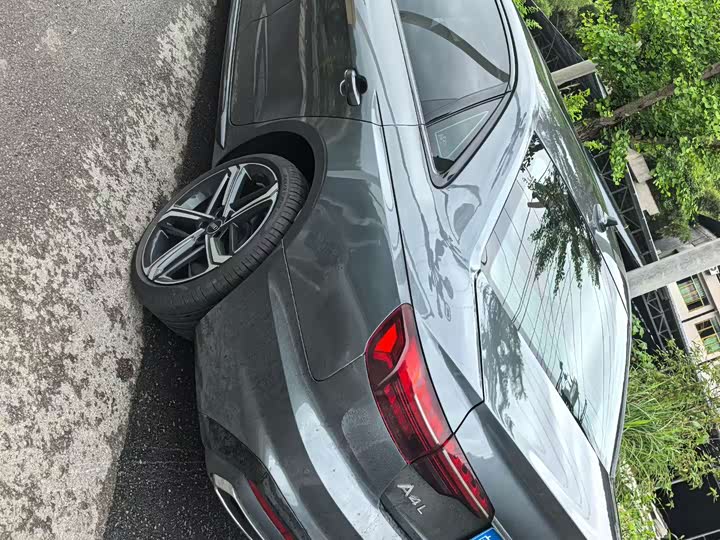 Фото 5 - Audi A4L