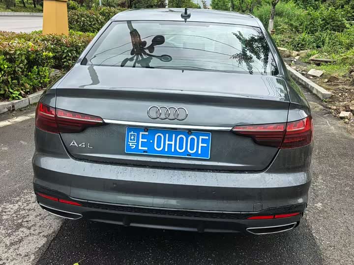 Фото 6 - Audi A4L