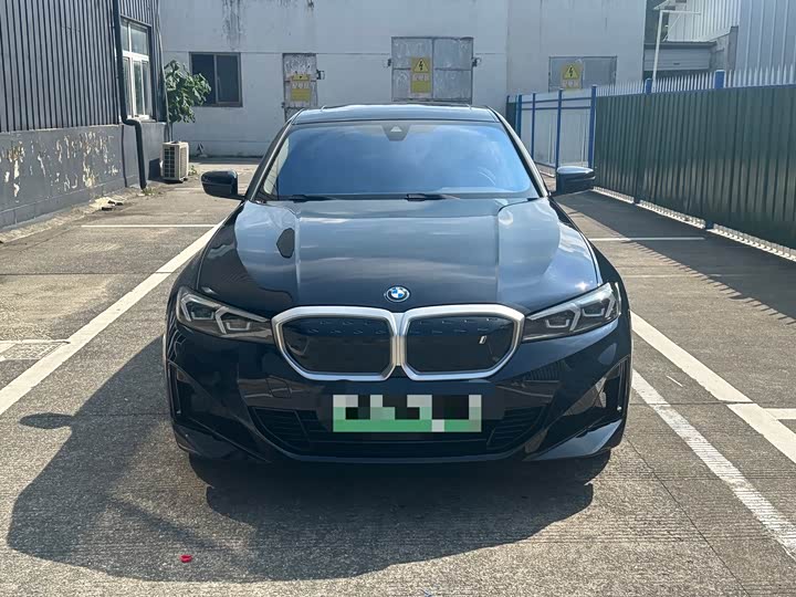Фото 2 - BMW i3