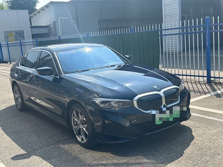 Фото 3 - BMW i3