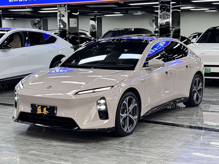 Фото 1 - Nio ET5