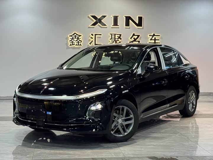 Фото 1 - Hongqi E-QM5