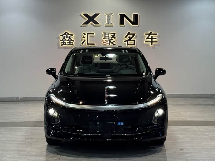 Фото 2 - Hongqi E-QM5
