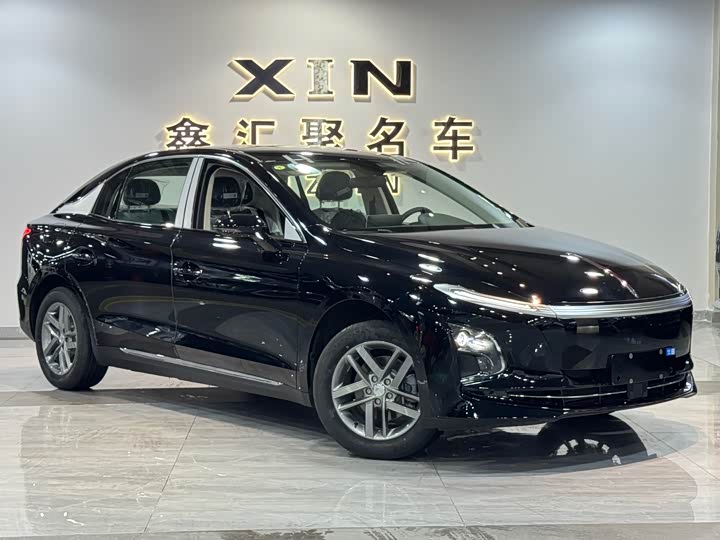 Фото 3 - Hongqi E-QM5