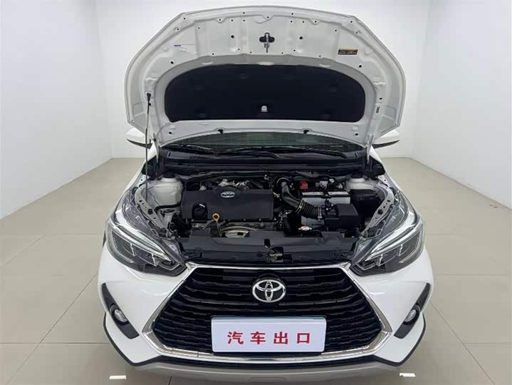 Фото 7 - Toyota Yaris L Hatchback