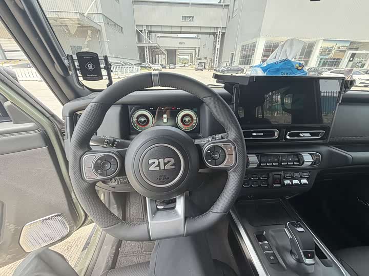 BAW 212 T01 2026 2026款 2.0T 检阅官