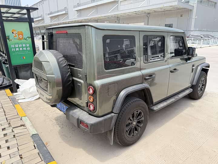 BAW 212 T01 2026 2026款 2.0T 检阅官