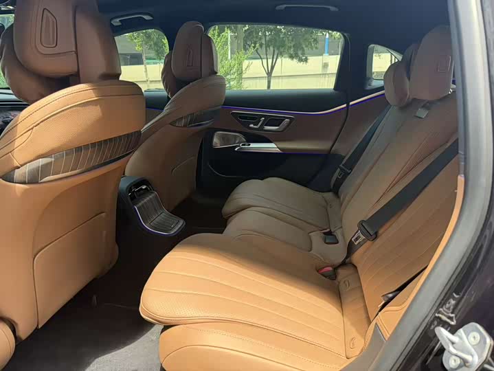 Фото 7 - Mercedes-Benz E-Class