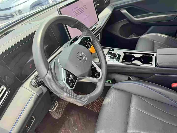 Фото 5 - Volkswagen Tiguan L Pro