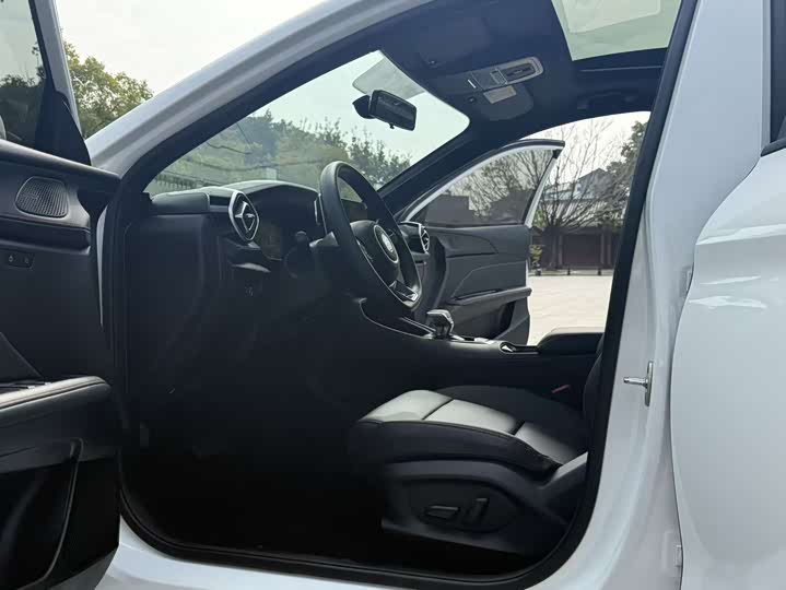 MG Motor 5 2025 2025款 300TGI 全球旗舰版