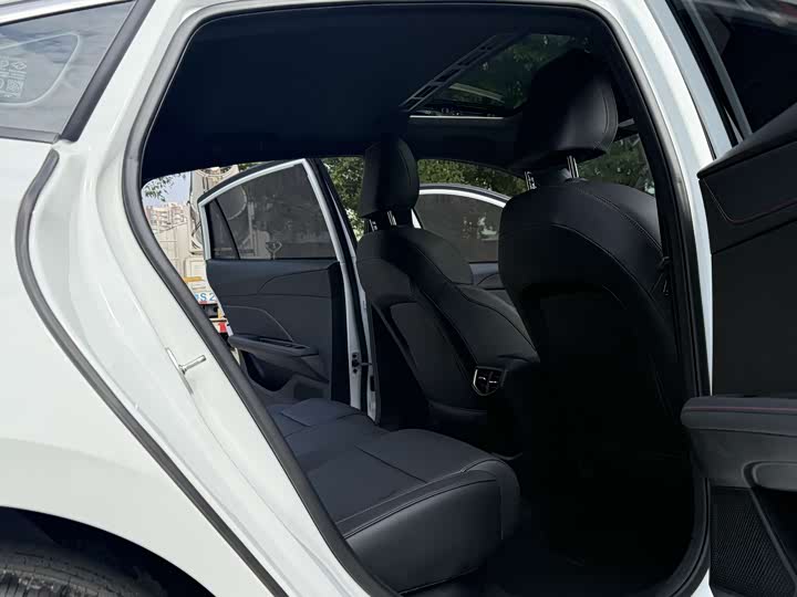 MG Motor 5 2025 2025款 300TGI 全球旗舰版