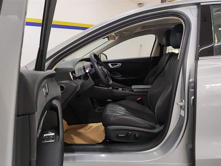 Photo 9 - Roewe D7