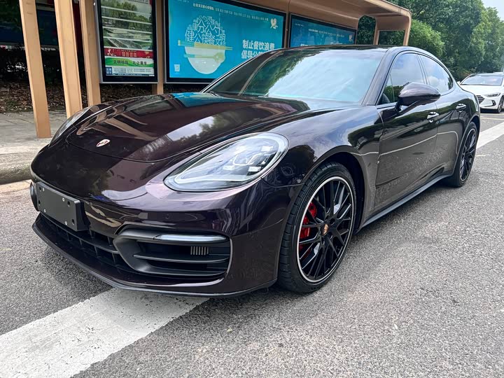 Фото 1 - Porsche Panamera