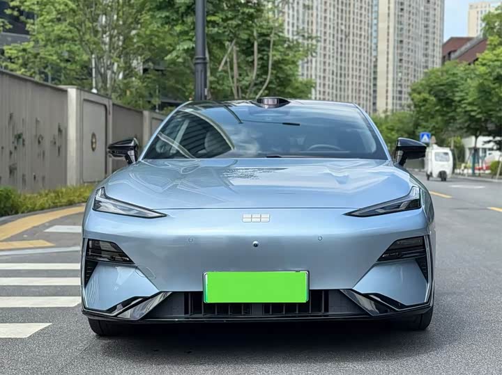 2025 Geely Galaxy E8