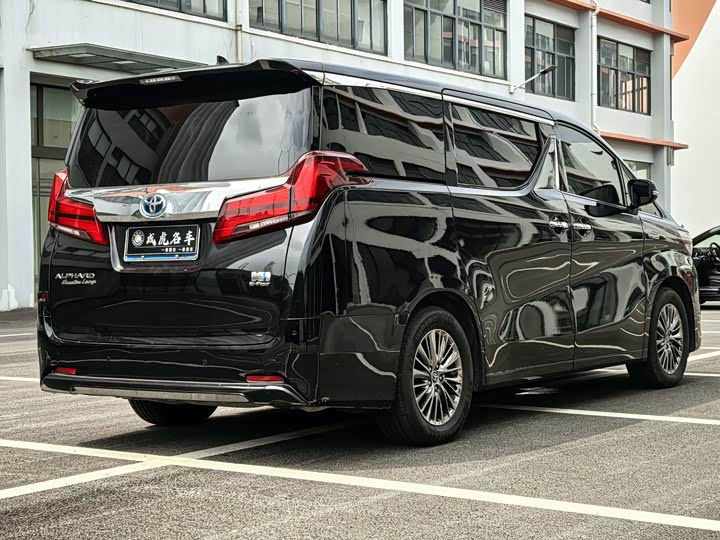 Toyota Alphard 2021 2021款 双擎 2.5L 尊贵版