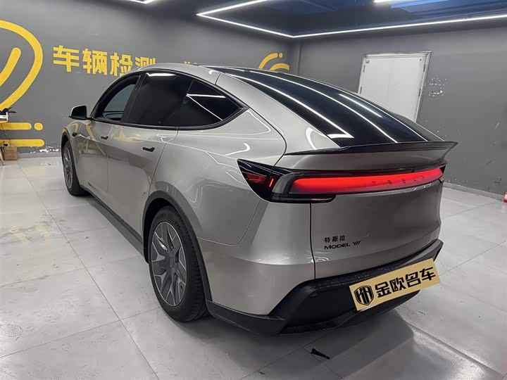 Zdjęcie 7 - Tesla Model Y
