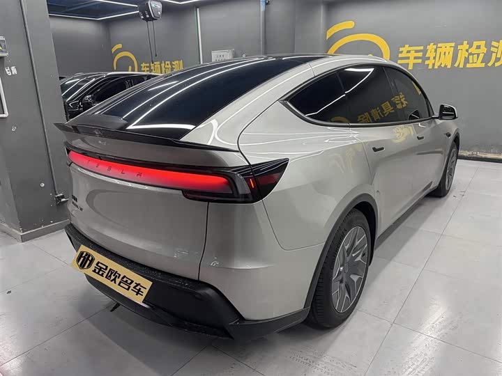 Zdjęcie 9 - Tesla Model Y