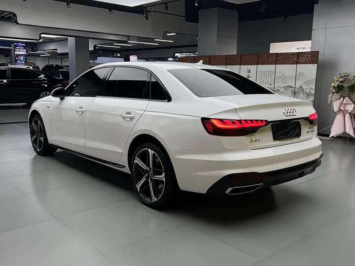 Audi A4L 2025 2025款 200万辆悦享版 40 TFSI 时尚动感型