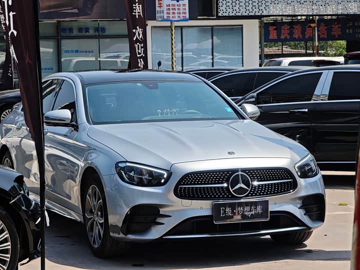 Фото 3 - Mercedes-Benz E-Class