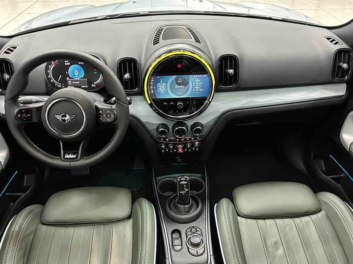 Фото 2 - Mini Countryman