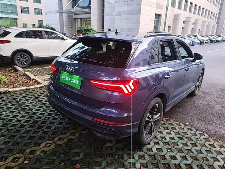 Фото 7 - Audi Q3
