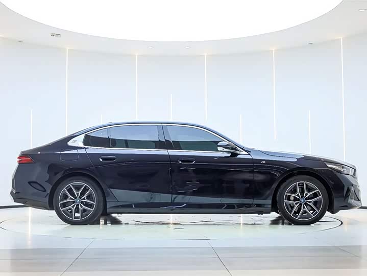 BMW i5 2025 2025款 eDrive 40L M运动套装