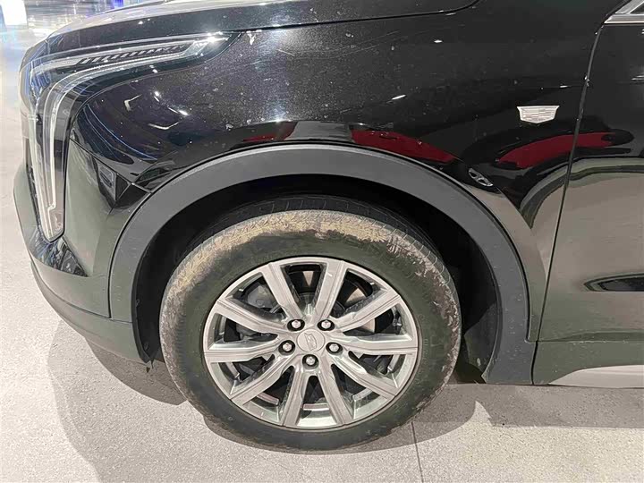 Photo 6 - Cadillac XT4
