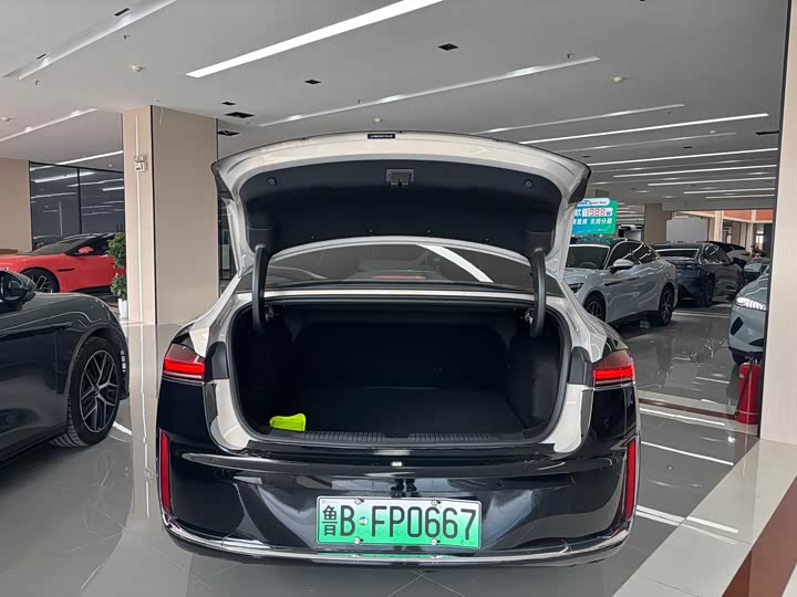 Фото 7 - Roewe M7 DMH