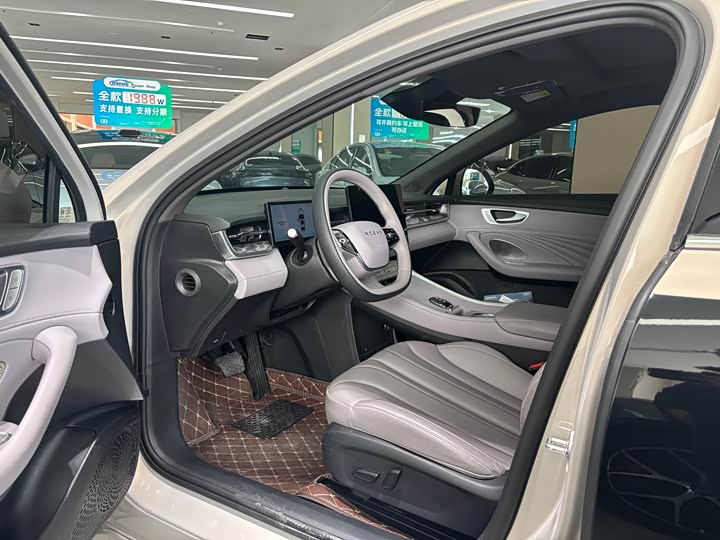 Фото 9 - Roewe M7 DMH