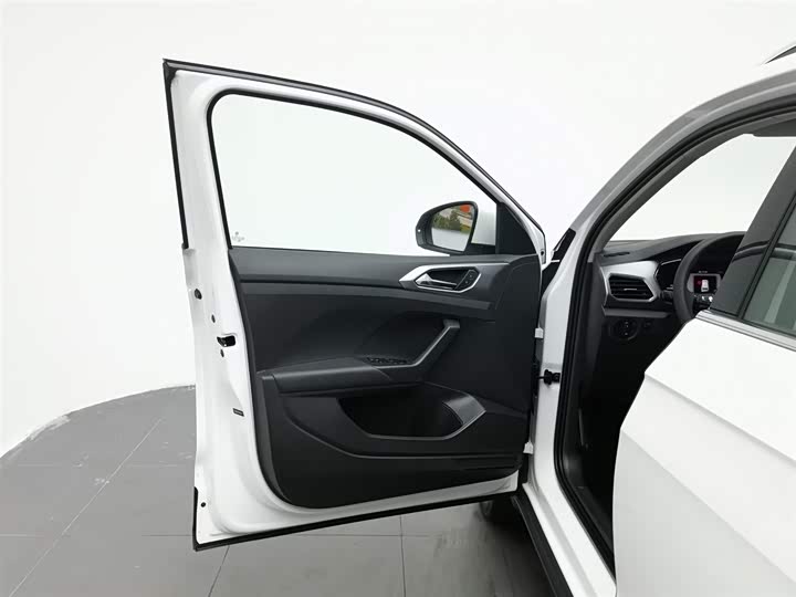 Фото 8 - Volkswagen T-Cross